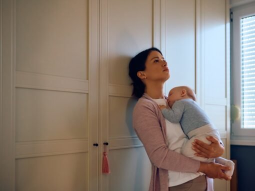 Nach der Geburt: Warum „Warten“ deine körperliche Zukunft zerstören könnte