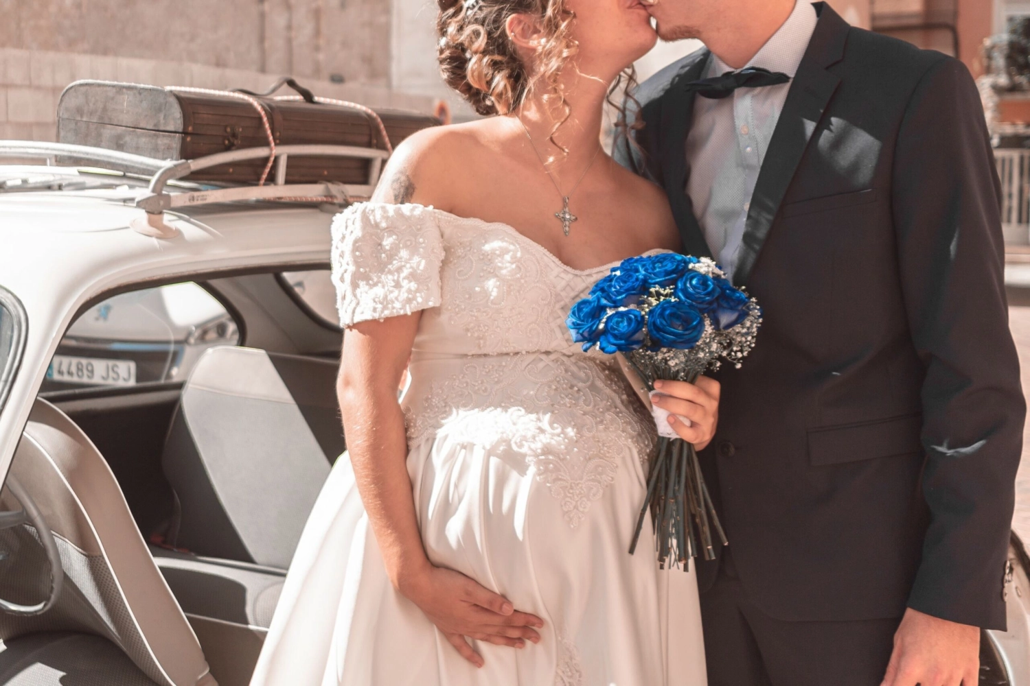 Traumhaft heiraten: Der Guide für das perfekte Umstandsbrautkleid