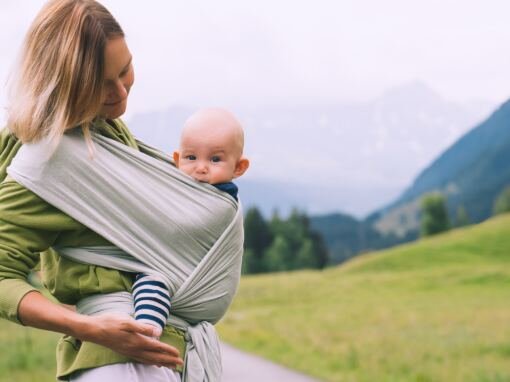 Tragetuch binden: Die Anleitung, mit der du dein Baby sicher und entspannt trägst