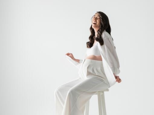 Babybauch-Shooting: Diese Outfits setzen deine Kugel perfekt in Szene