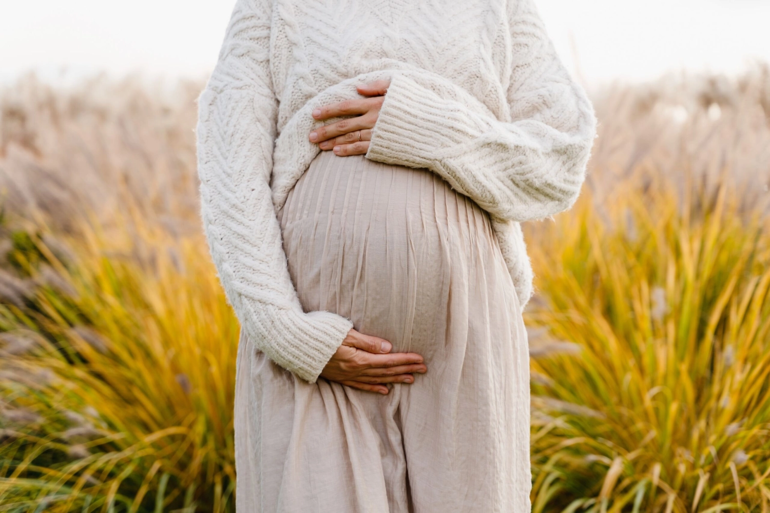 Die 7 Umstandsmode-Basics, die du wirklich brauchst – und welche du dir sparen kannst