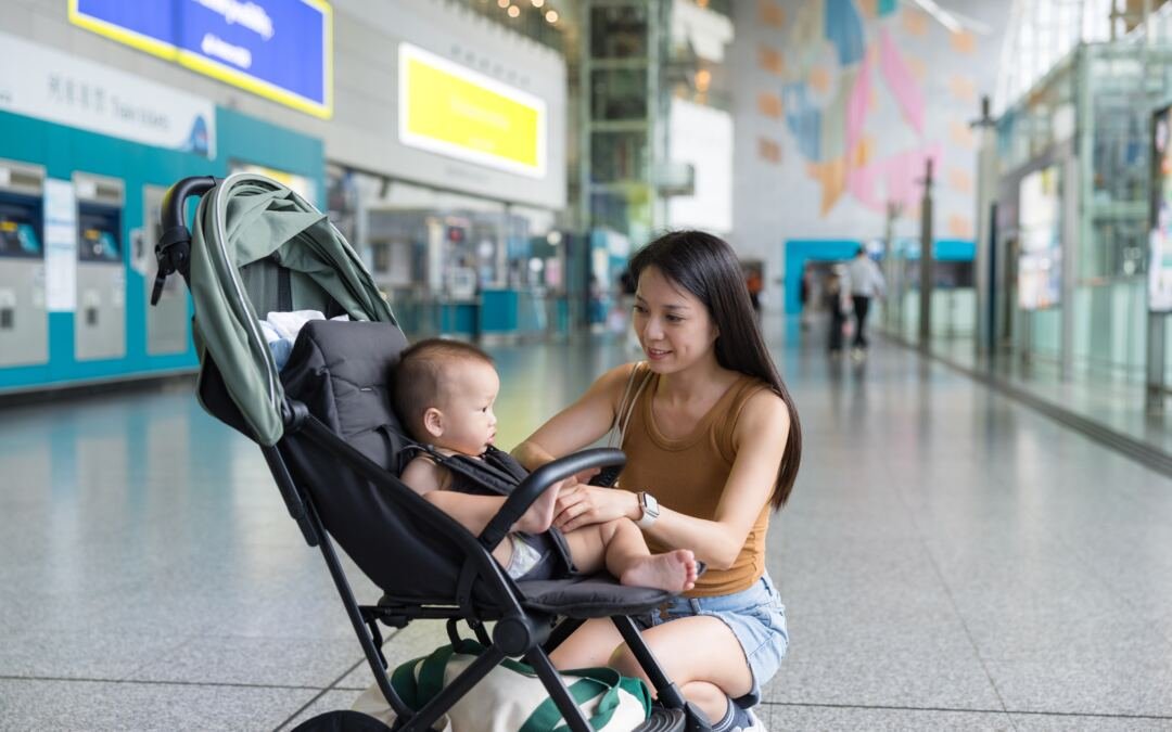 Fliegen mit Kinderwagen: Der ultimative Guide für den stressfreien Flug