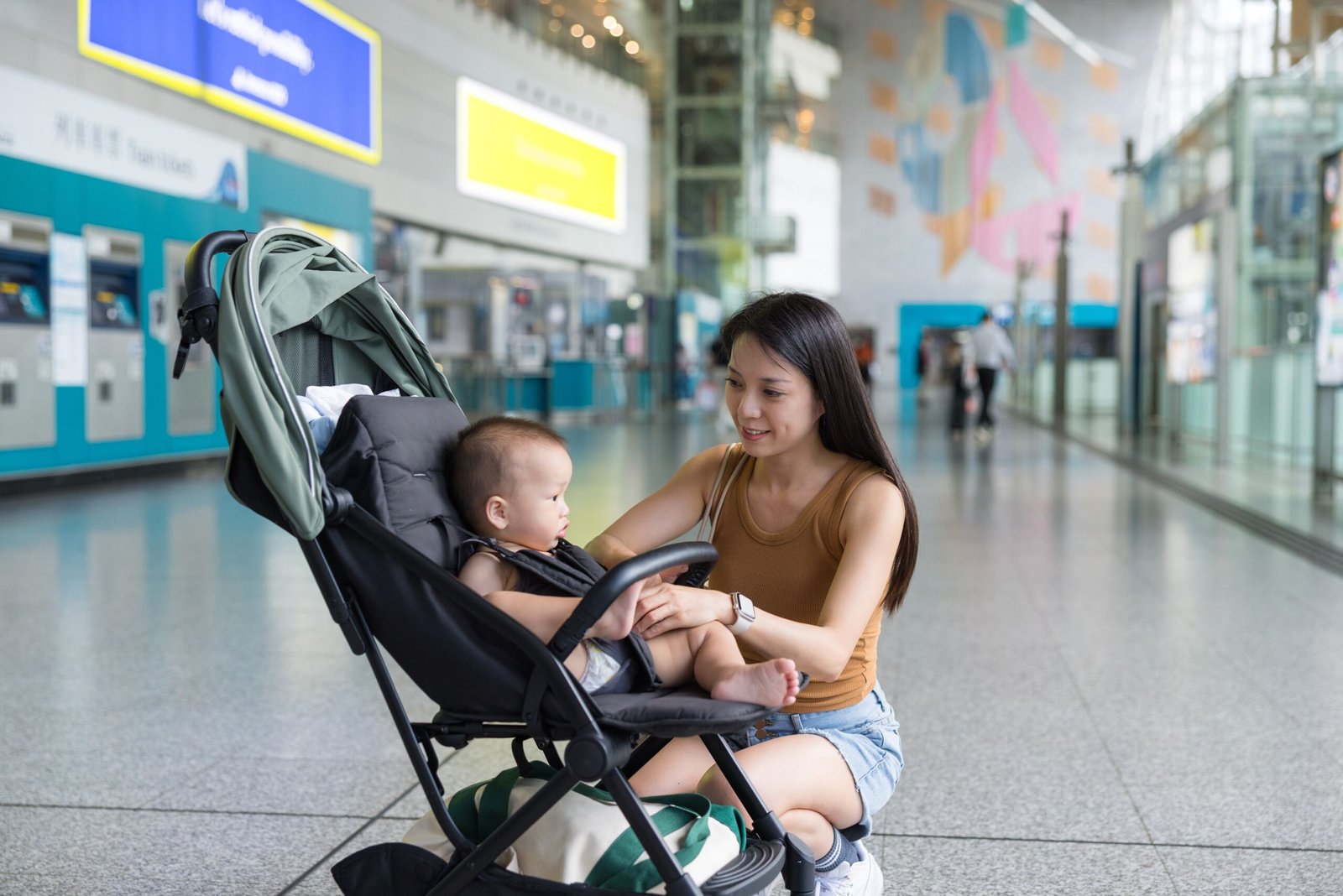 Fliegen mit Kinderwagen: Der ultimative Guide für den stressfreien Flug